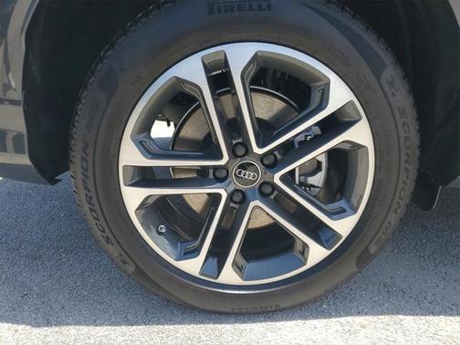 2025 Audi Q5 Premium Plus