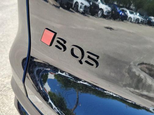 Mythos Black Metallic 2026 Audi SQ5 3.0T Premium Plus
