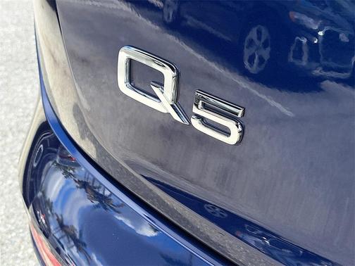 2023 Audi Q5 40 Premium