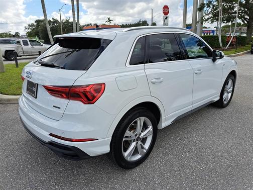 2024 Audi Q3 45 S line Premium Plus