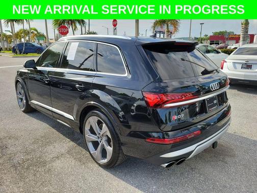 Mythos Black Metallic 2023 Audi SQ7 4.0T Premium Plus