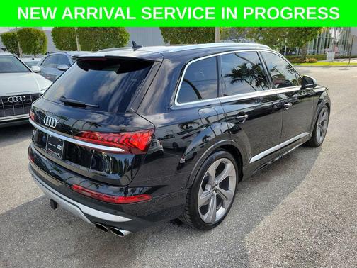 Mythos Black Metallic 2023 Audi SQ7 4.0T Premium Plus