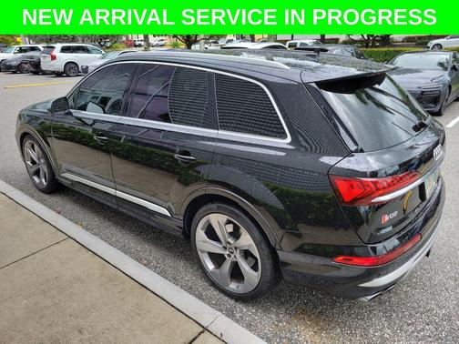 Mythos Black Metallic 2023 Audi SQ7 4.0T Premium Plus