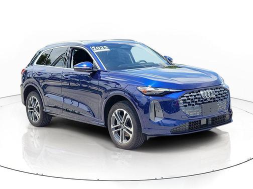 Navarra Blue Metallic 2025 Audi Q5 Premium TFSI quattro S tronic