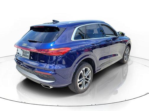 Navarra Blue Metallic 2025 Audi Q5 Premium TFSI quattro S tronic
