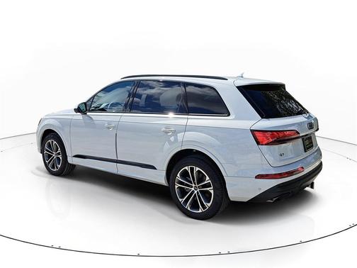 2026 Audi Q7 55 Premium
