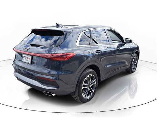 2025 Audi Q5 Premium TFSI quattro S tronic