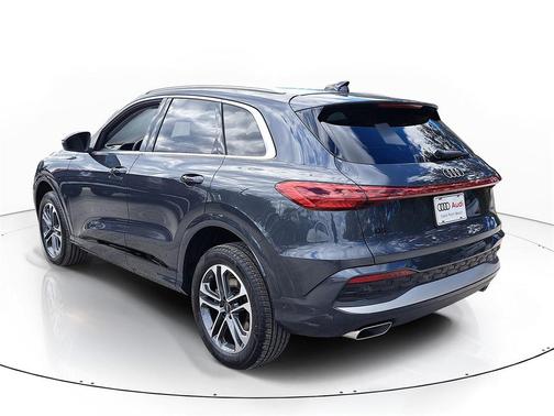 2025 Audi Q5 Premium TFSI quattro S tronic