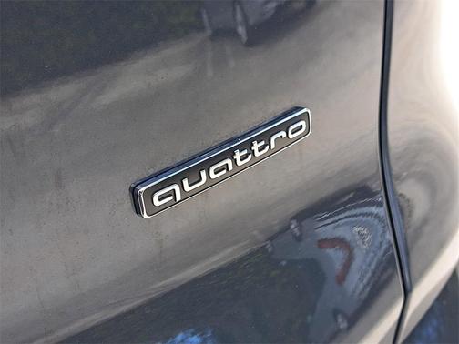 2025 Audi Q5 Premium TFSI quattro S tronic