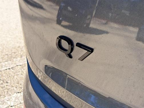 2026 Audi Q7 45 Premium