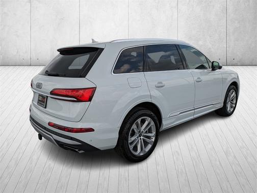 2025 Audi Q7 45 Premium Plus quattro