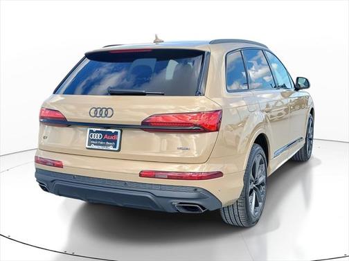 2025 Audi Q7 55 Premium Plus