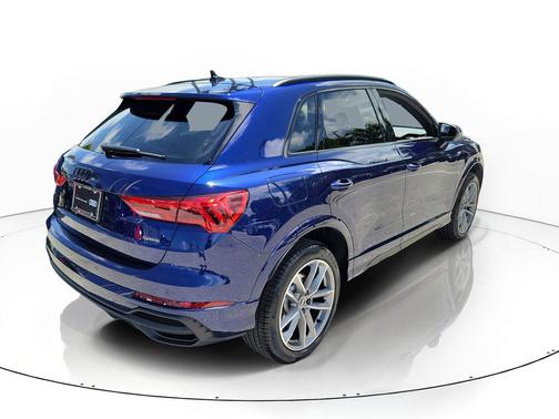Navarra Blue Metallic 2025 Audi Q3 Premium 45 TFSI S line quattro Tiptronic