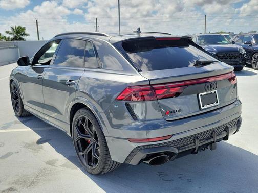 Daytona Gray Pearl Effect 2026 Audi RS Q8 4.0T