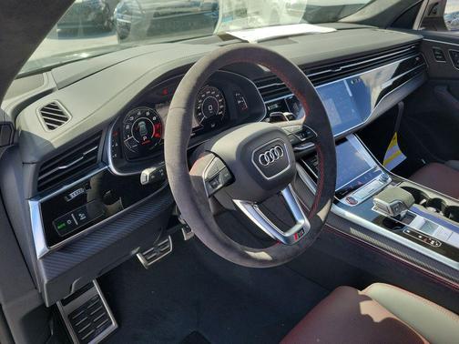 Daytona Gray Pearl Effect 2026 Audi RS Q8 4.0T