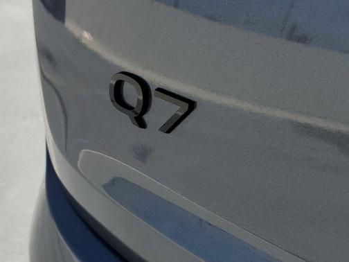 2026 Audi Q7 45 Premium