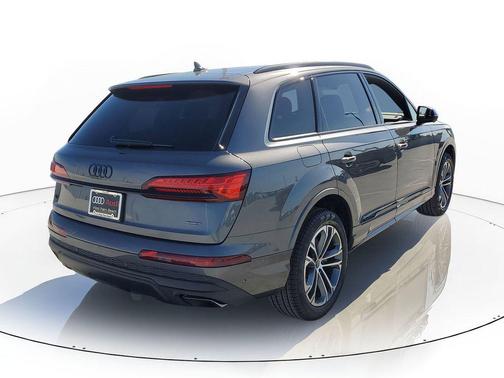 2026 Audi Q7 45 Premium