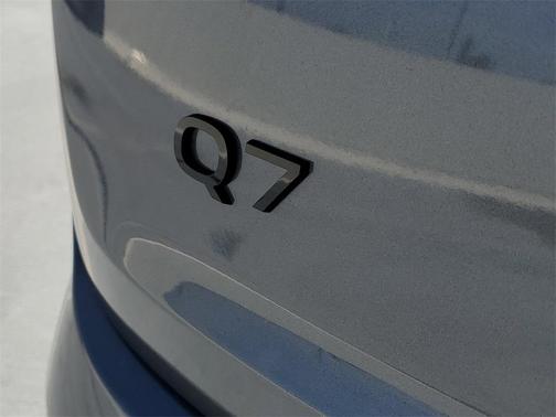2026 Audi Q7 45 Premium