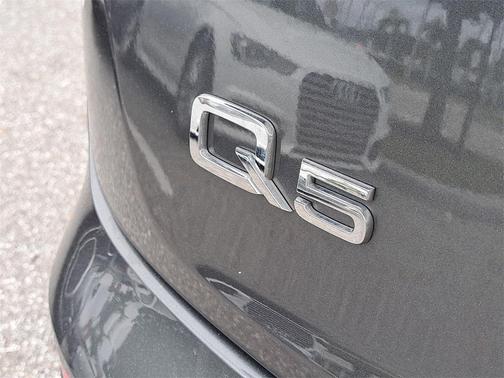 2023 Audi Q5 45 S line Premium