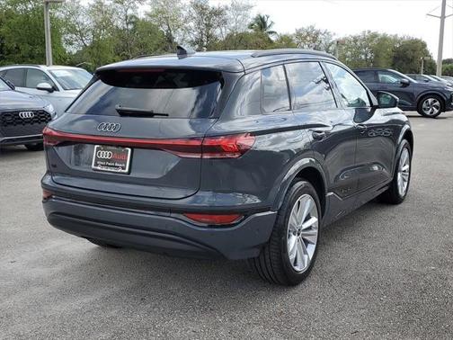 2025 Audi Q6 e-tron Premium Plus
