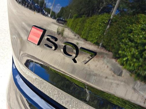 2026 Audi SQ7 4.0T Premium Plus