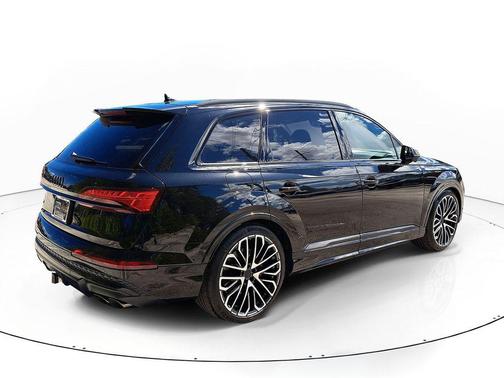 2026 Audi SQ7 4.0T Premium Plus