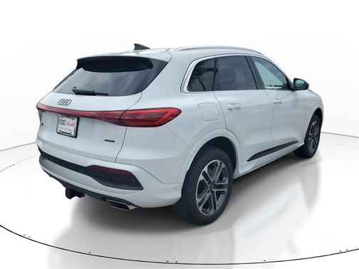 2025 Audi Q5 Premium