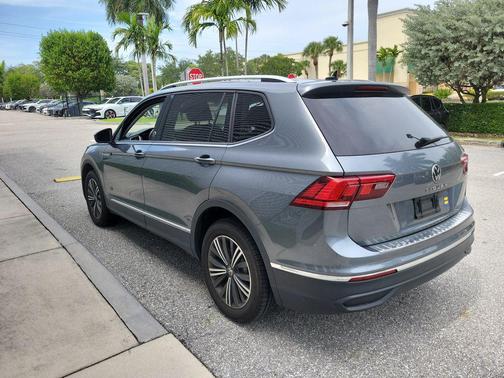 Platinum Gray Metallic 2024 Volkswagen Tiguan 2.0T Wolfsburg Edition