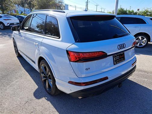 2026 Audi Q7 55 Premium Plus