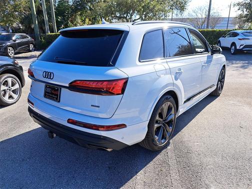 2026 Audi Q7 55 Premium Plus