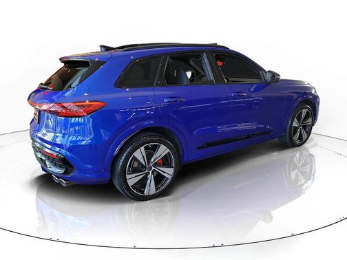 Ultra Blue Metallic 2026 Audi SQ5 3.0T Premium Plus