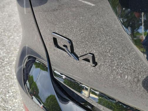 Mythos Black Metallic 2024 Audi Q4 e-tron 50 Premium Plus