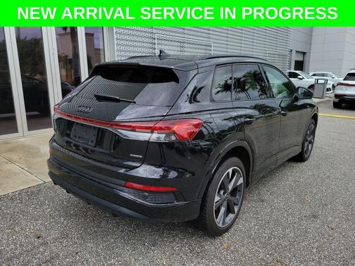 Mythos Black Metallic 2024 Audi Q4 e-tron 50 Premium Plus
