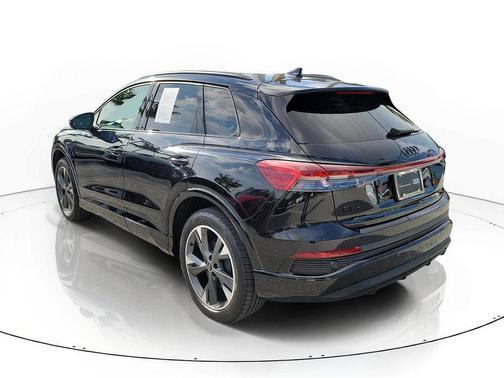 Mythos Black Metallic 2024 Audi Q4 e-tron 50 Premium Plus