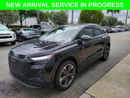 Mythos Black Metallic 2024 Audi Q4 e-tron 50 Premium Plus