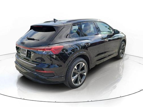 Mythos Black Metallic 2024 Audi Q4 e-tron 50 Premium Plus