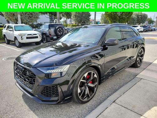 Black Metallic 2024 Audi RS Q8 4.0T