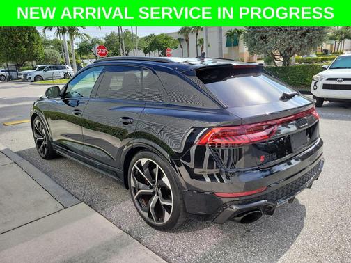Black Metallic 2024 Audi RS Q8 4.0T