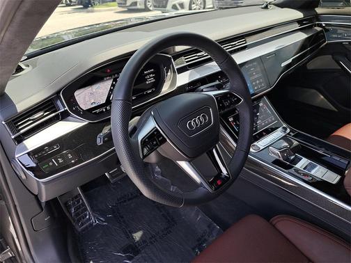 2025 Audi S8 4.0T