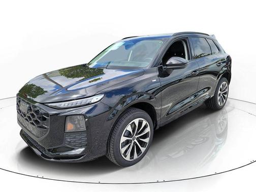 Mythos Black Metallic 2026 Audi Q3 TFSI quattro S tronic