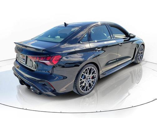 Mythos Black Metallic 2026 Audi RS 3 TFSI quattro S tronic