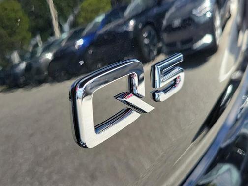 2024 Audi Q5 40 Premium