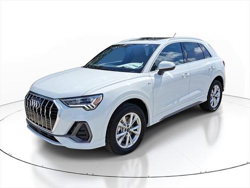2025 Audi Q3 Premium 45 TFSI S line quattro Tiptronic