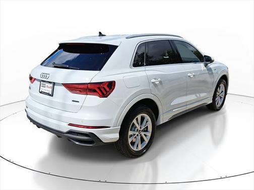 2025 Audi Q3 Premium 45 TFSI S line quattro Tiptronic