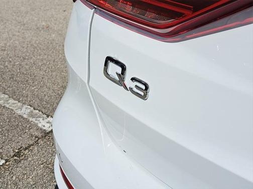 2025 Audi Q3 Premium 45 TFSI S line quattro Tiptronic
