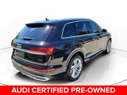 Black Metallic 2023 Audi Q7 55 Premium Plus