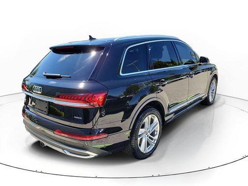 Black Metallic 2023 Audi Q7 55 Premium Plus