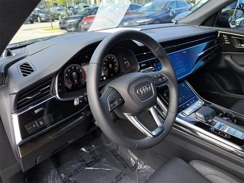 2024 Audi Q8 55 Prestige