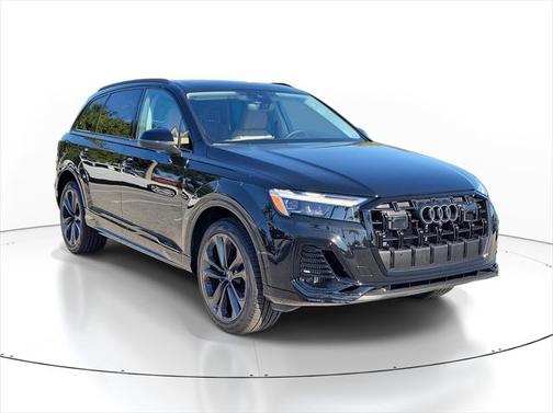 2025 Audi Q7 55 Premium Plus