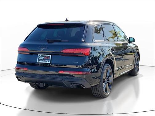 2025 Audi Q7 55 Premium Plus